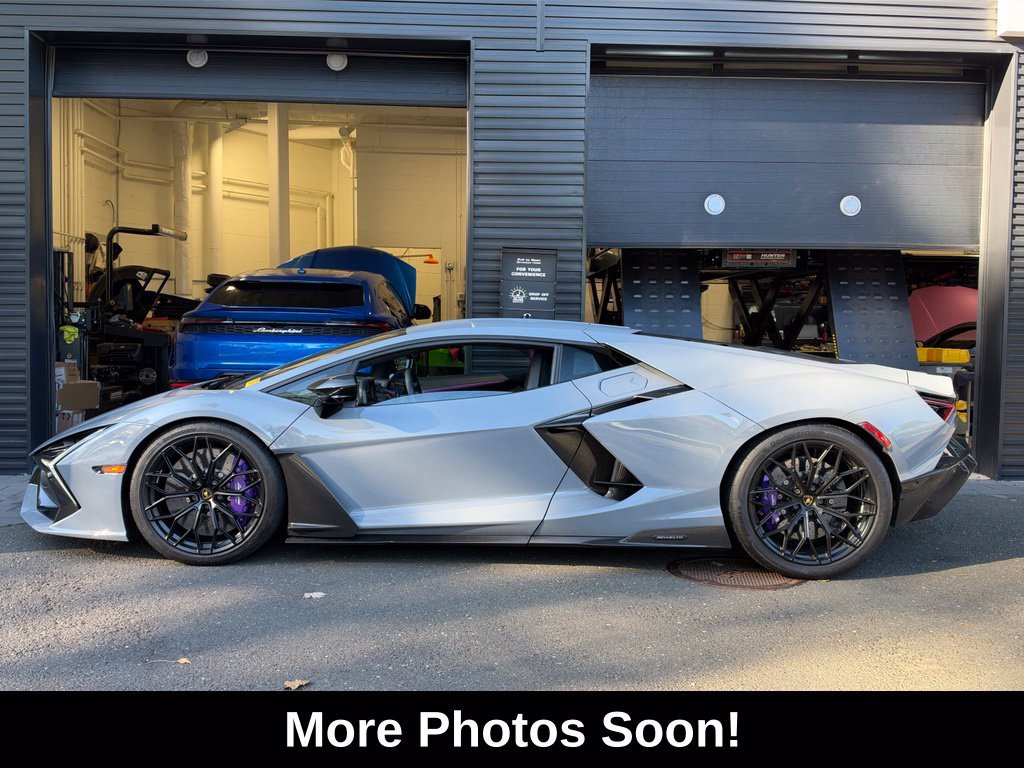Used 2025 Lamborghini Revuelto AWD/4WD image 2
