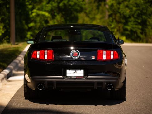 Used 2010 Ford Mustang GT RWD image 17