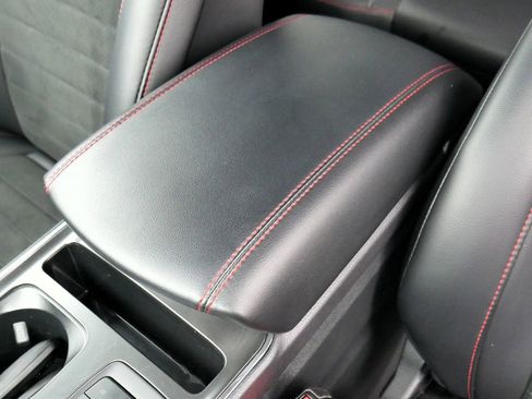 Used 2024 Ford Edge ST-Line AWD/4WD image 25