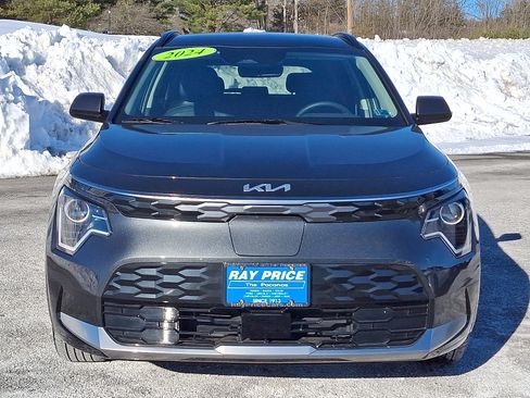 Used 2024 Kia Niro Wind w/ Wind Preserve Package image 2