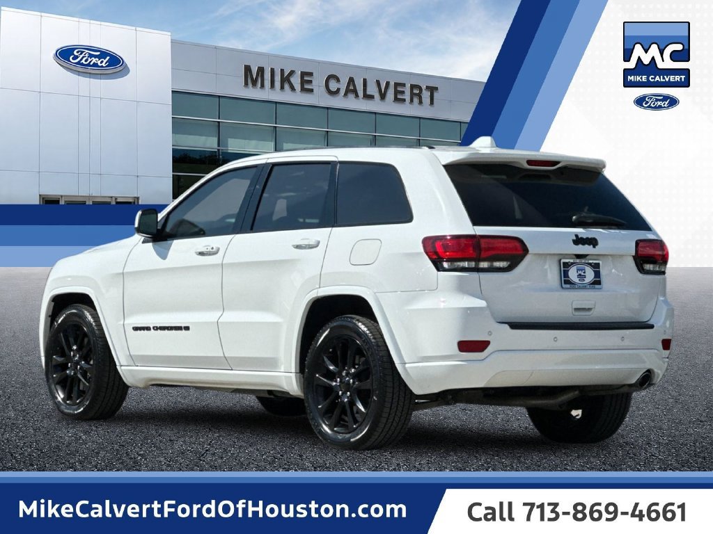 Used 2022 Jeep Grand Cherokee Laredo X RWD image 3