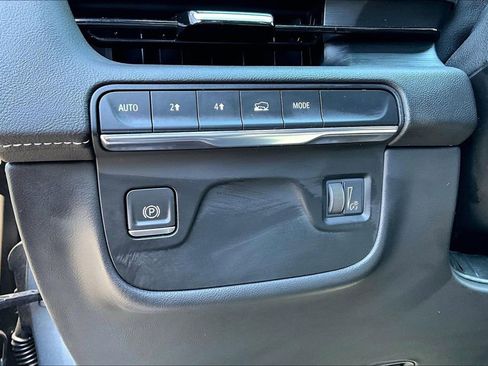 Used 2021 Cadillac Escalade Premium Luxury AWD/4WD image 15