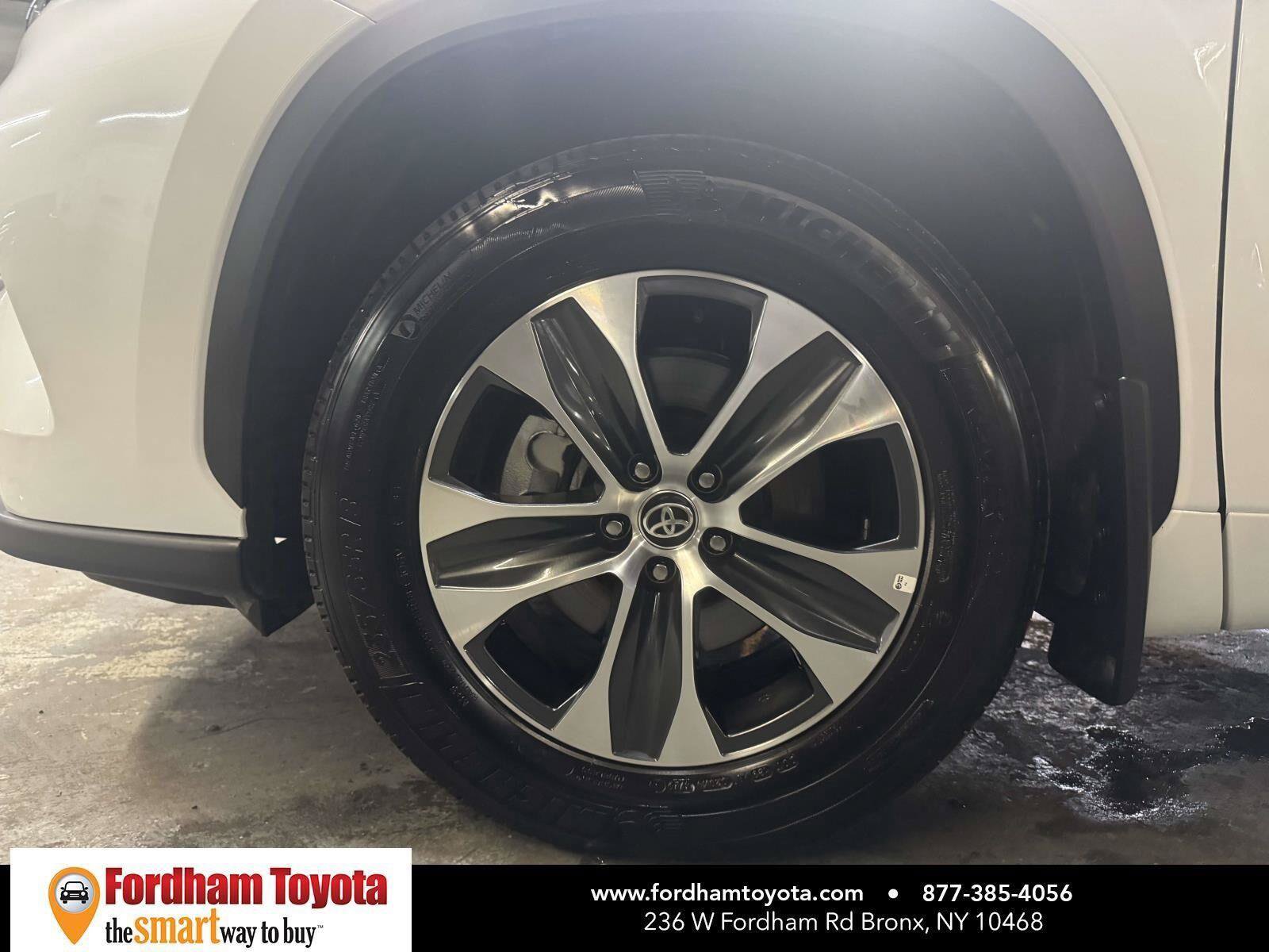 Used 2023 Toyota Highlander XLE AWD/4WD image 20