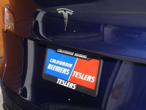 Used 2022 Tesla Model Y Long Range AWD/4WD image 11