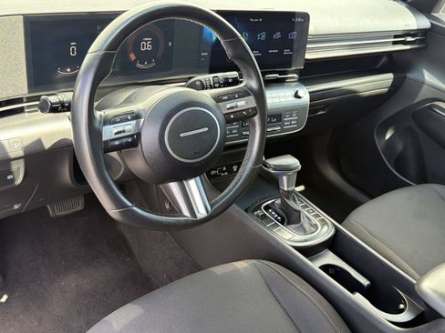 Used 2025 Hyundai Kona SEL FWD image 4