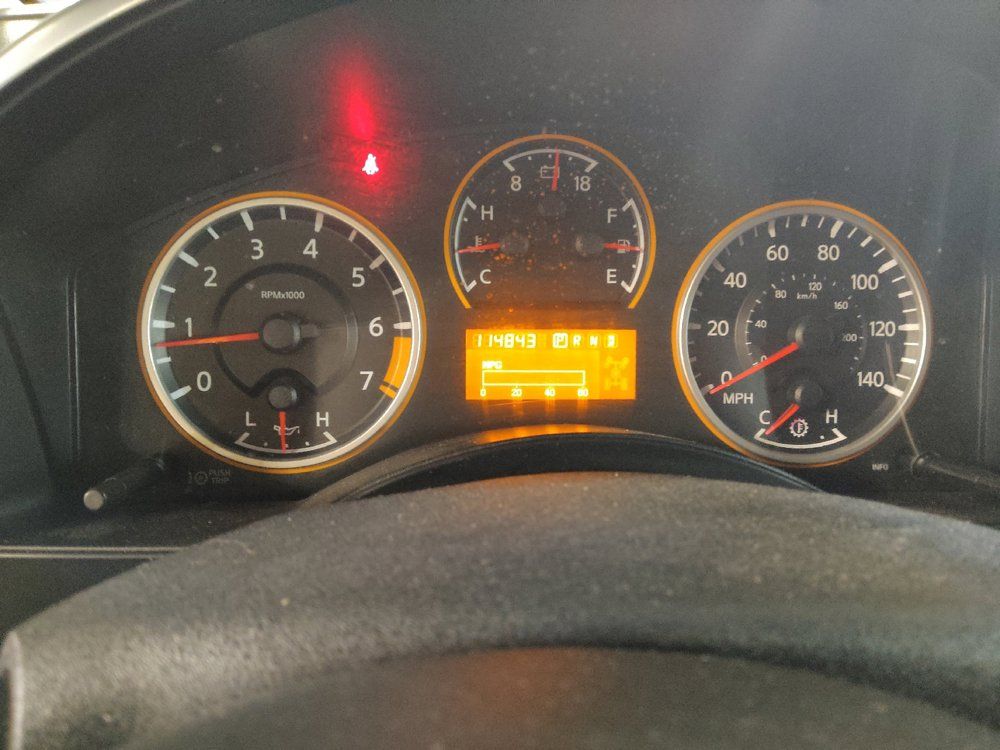 Used 2015 Nissan Titan SV RWD image 23