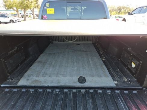 Used 2017 Toyota Tacoma TRD Sport w/ Tow Package (A/T) image 12