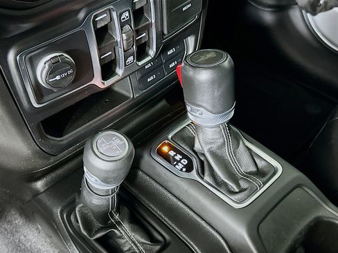 Used 2023 Jeep Wrangler Unlimited Sahara w/ Cold Weather Group AWD/4WD image 24