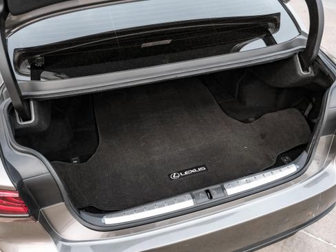 Used 2021 Lexus LS 500 w/ Accessory Package (Z1) image 56