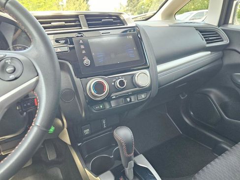 Used 2018 Honda Fit Sport image 28