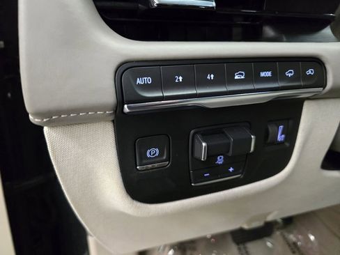 Used 2023 Cadillac Escalade Sport Platinum AWD/4WD image 32