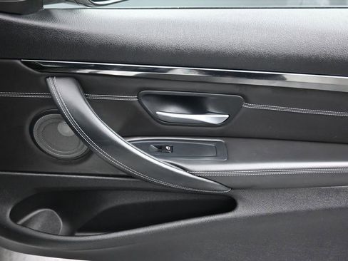 Used 2017 BMW M4 Convertible image 34