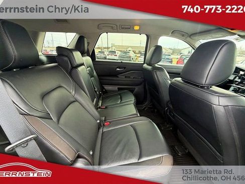 Used 2023 Nissan Pathfinder SL image 26