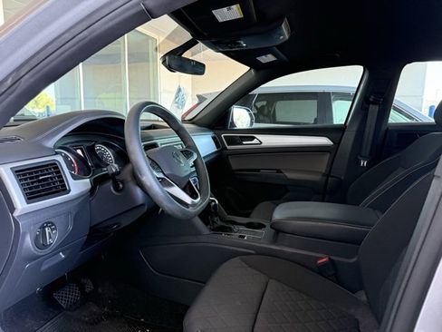 Used 2021 Volkswagen Atlas Cross Sport S image 17