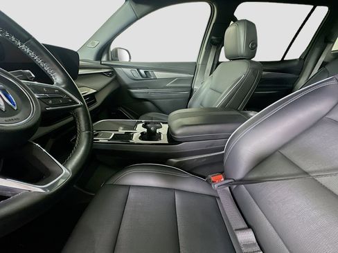 Used 2025 Buick Enclave Preferred FWD image 13