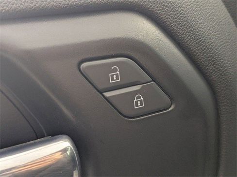 Certified 2022 Chevrolet Silverado 1500 Custom Trail Boss w/ LPO, Dark Essentials Package image 12