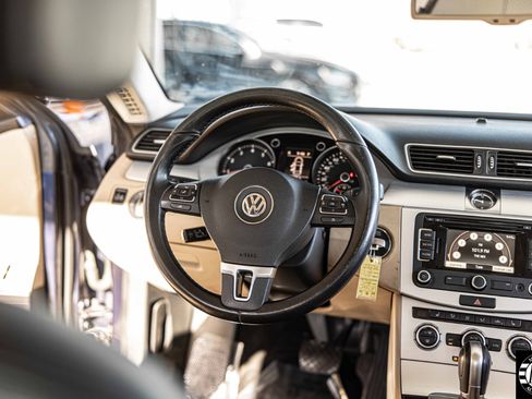 Used 2015 Volkswagen CC R-Line image 33