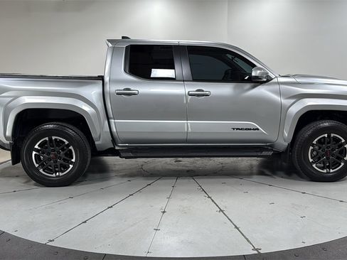 Used 2024 Toyota Tacoma TRD Sport image 6