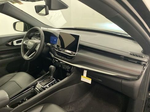 Used 2026 Jeep Compass Trailhawk w/ Sun, Sound & Navigation Group image 23