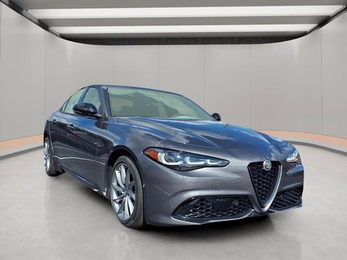 New 2025 Alfa Romeo Giulia image 2