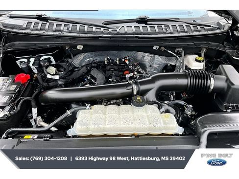 Used 2025 Ford Expedition Active RWD image 8