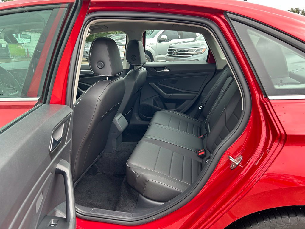 Used 2023 Volkswagen Jetta SE w/ Panoramic Sunroof Package FWD image 46