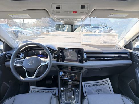 New 2026 Volkswagen Jetta SE FWD image 21