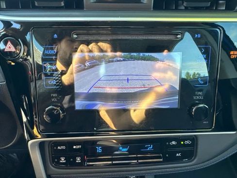 Used 2017 Toyota Corolla SE w/ Carpet Mat Package (TMS) FWD image 19