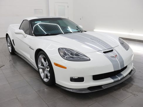 Used 2013 Chevrolet Corvette Grand Sport w/ 4LT Preferred Equipment Group RWD image 2