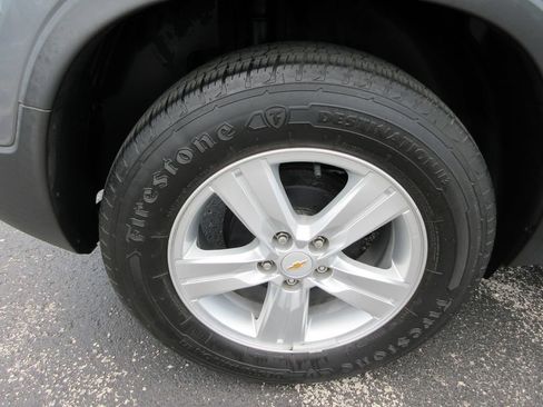 Used 2019 Chevrolet Trax LT w/ LT Convenience Package FWD image 9