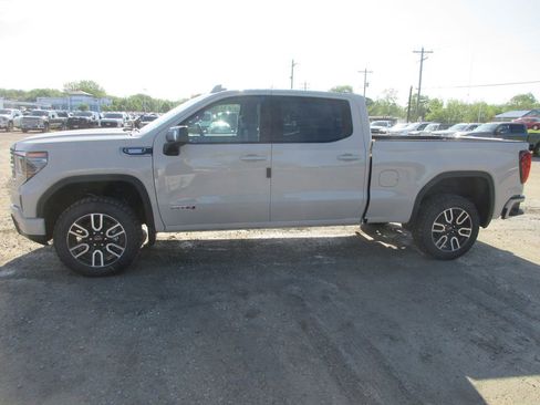 New 2026 GMC Sierra 1500 AT4 w/ AT4 Premium Package AWD/4WD image 10