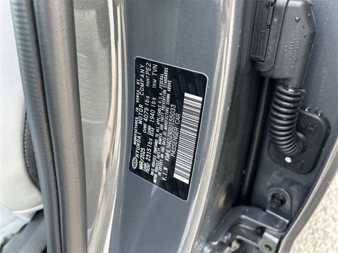 New 2025 Hyundai Elantra Limited image 33