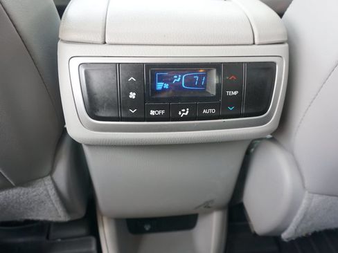 Used 2015 Toyota Highlander Limited w/ Driver Technology Package FWD image 16