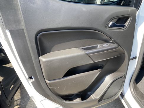 Used 2020 Chevrolet Colorado LT w/ Safety Package RWD image 21