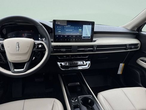 New 2026 Lincoln Corsair Premiere FWD image 23