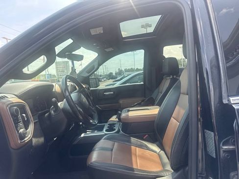 Used 2019 Chevrolet Silverado 1500 High Country w/ Technology Package AWD/4WD image 2
