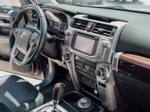 Used 2018 Toyota 4Runner Limited AWD/4WD image 18