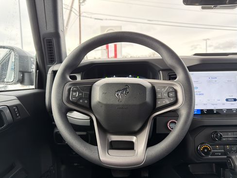Used 2025 Ford Bronco 4-Door image 13