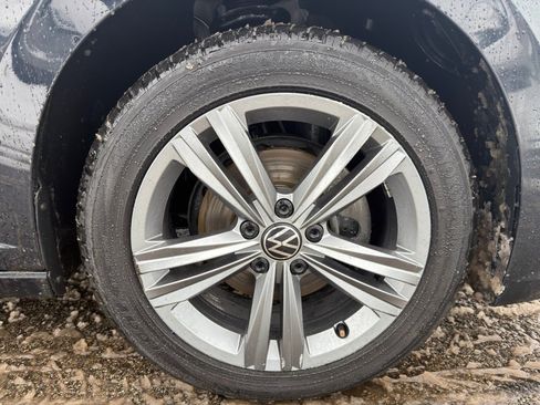 Used 2024 Volkswagen Jetta SE image 9