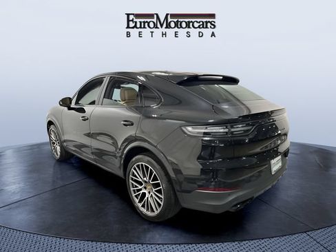 Used 2023 Porsche Cayenne S AWD/4WD image 3