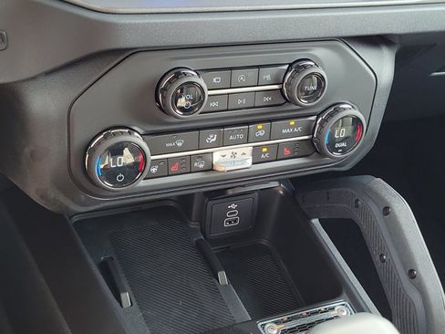 New 2026 Ford Bronco Raptor AWD/4WD image 31