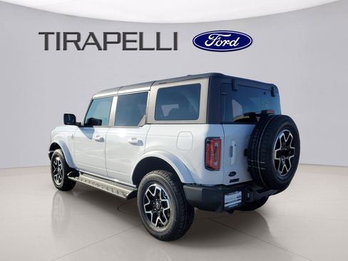 New 2025 Ford Bronco Outer Banks image 2