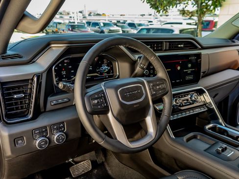 Used 2025 GMC Sierra 3500 Denali w/ Technology Package image 17