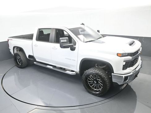 Used 2024 Chevrolet Silverado 2500 LT image 57
