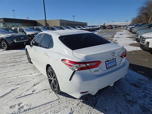 Used 2018 Toyota Camry SE image 8