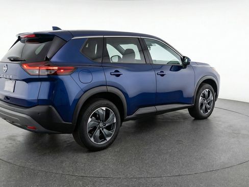 Used 2025 Nissan Rogue SV image 9