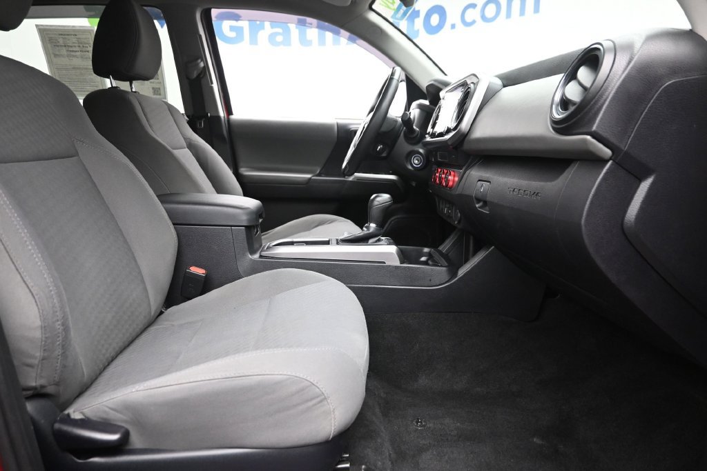 Used 2021 Toyota Tacoma SR5 RWD image 9