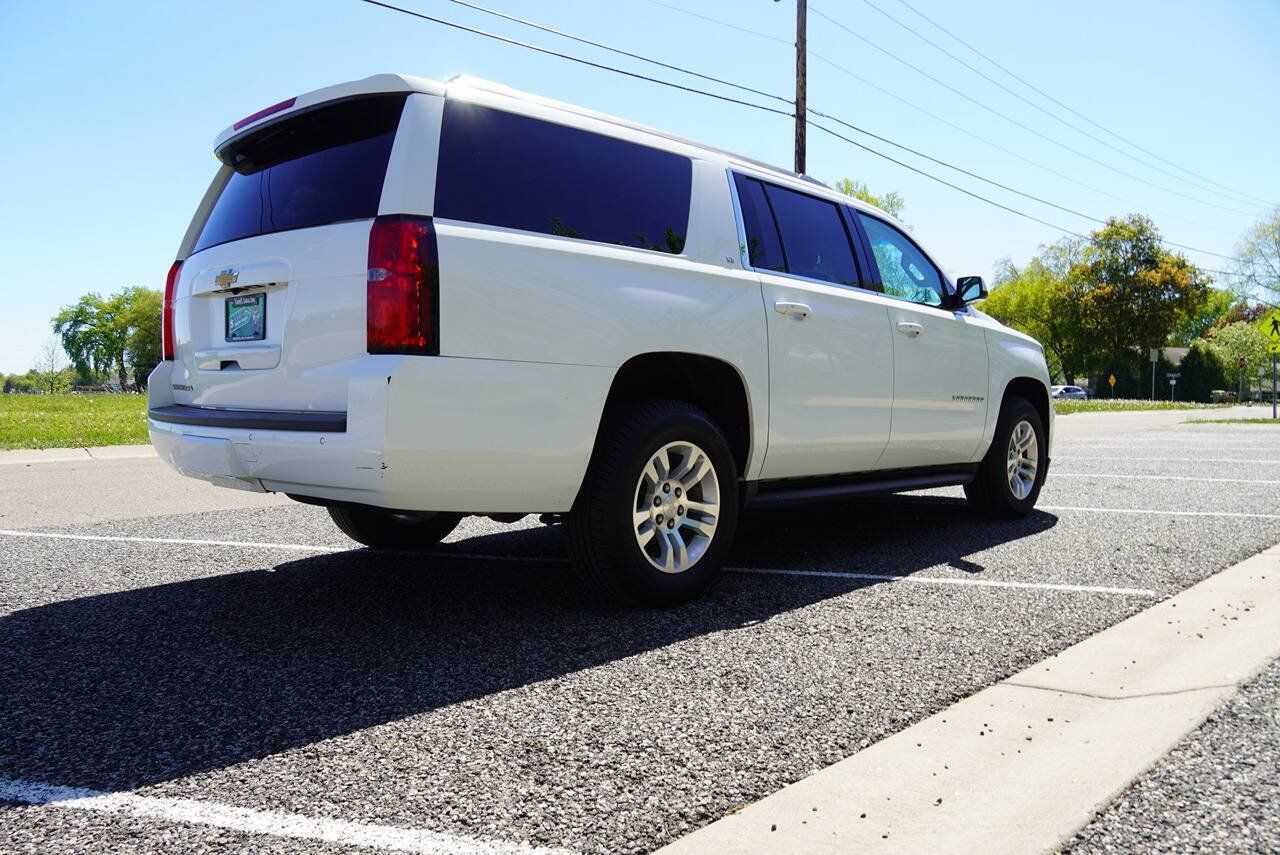 Used 2019 Chevrolet Suburban LT AWD/4WD image 10