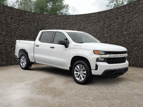 Used 2022 Chevrolet Silverado 1500 Custom image 2