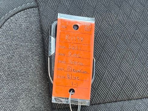 Used 2021 GMC Sierra 1500 Elevation image 12